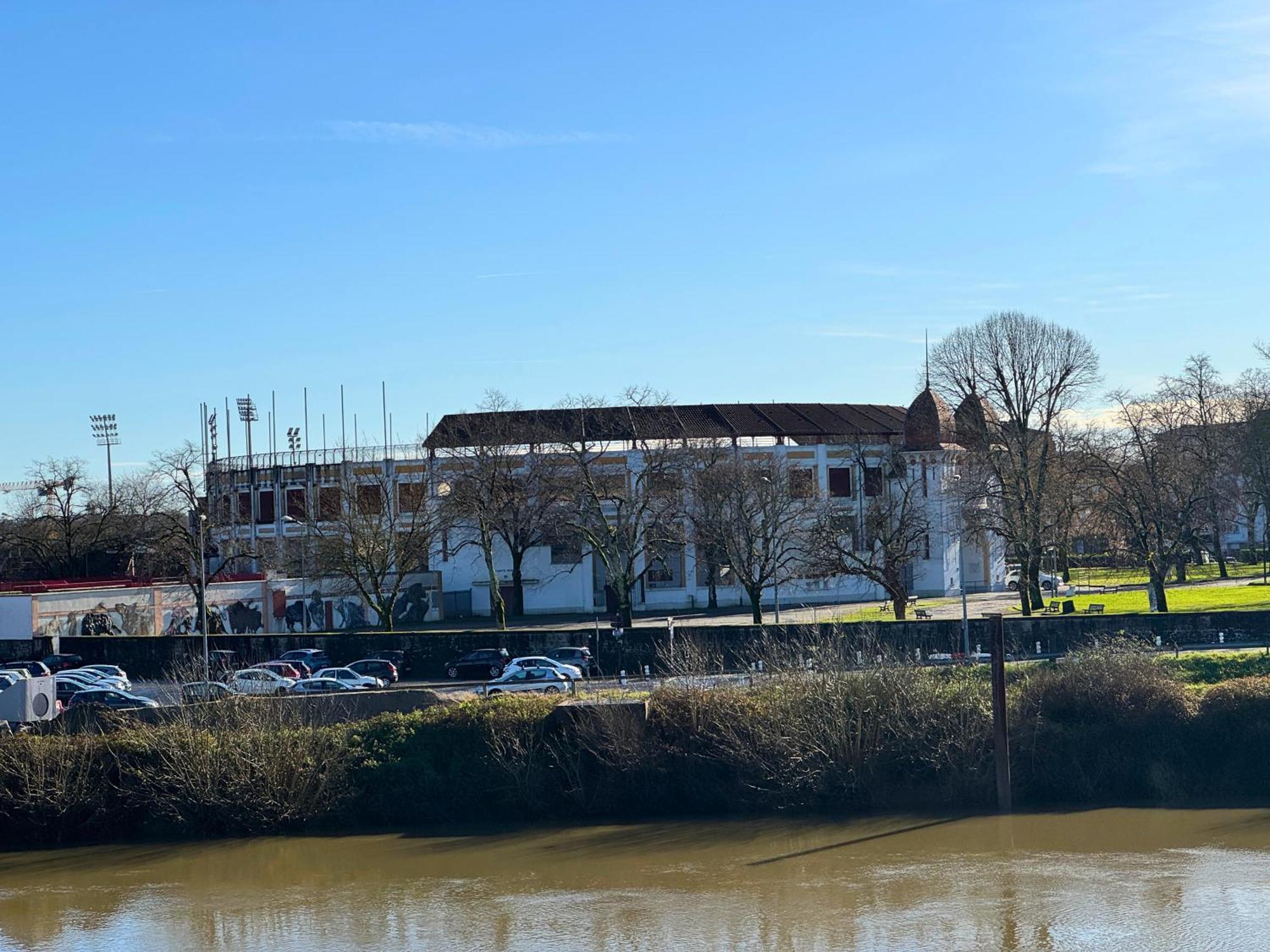 Appartement Majestic - Wifi - Parking - Vue à Dax Extérieur photo